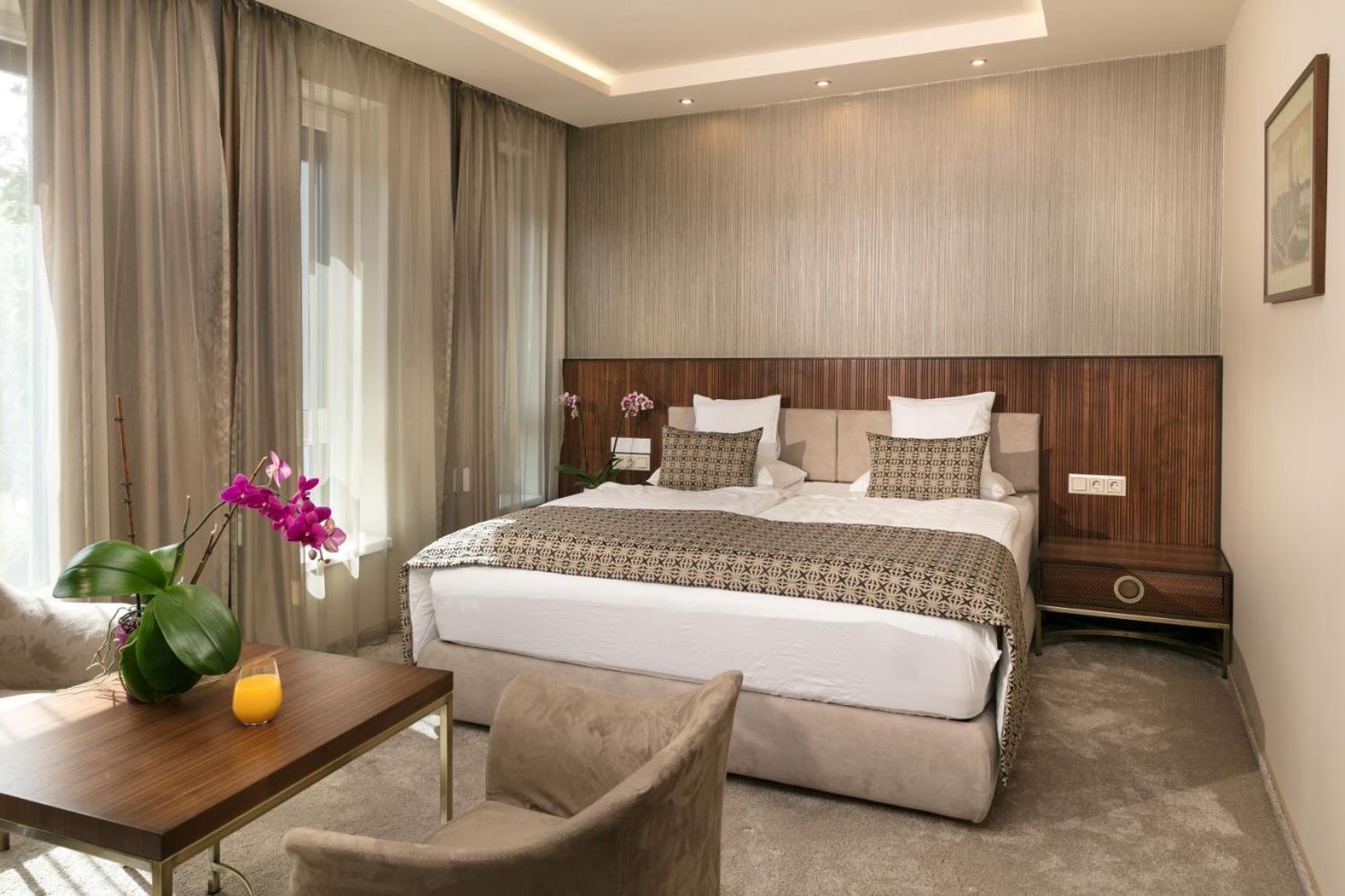 Hotel Kalvaria Superior Győr Extérieur photo