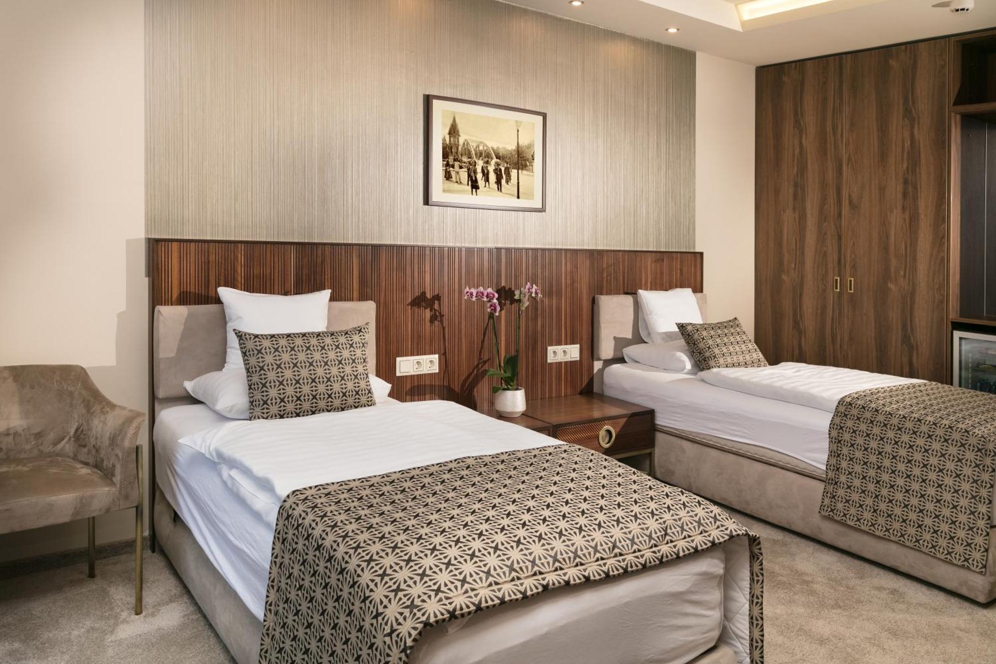 Hotel Kalvaria Superior Győr Extérieur photo